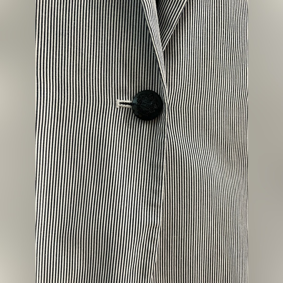 Navy and white pinstripe stylish professional blazer - Size 46/ 12 - Picture 3 of 5